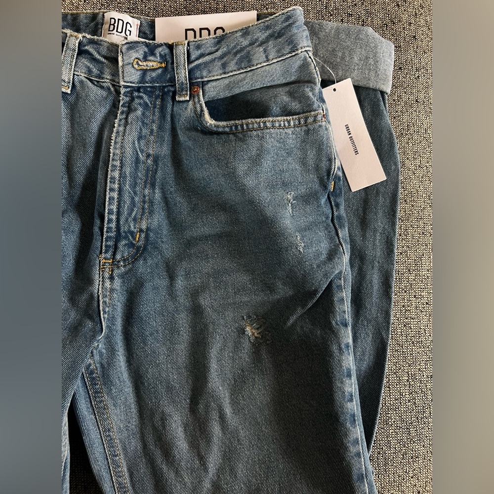 NWT BDG High-Waisted Mom Jean – Light Wash